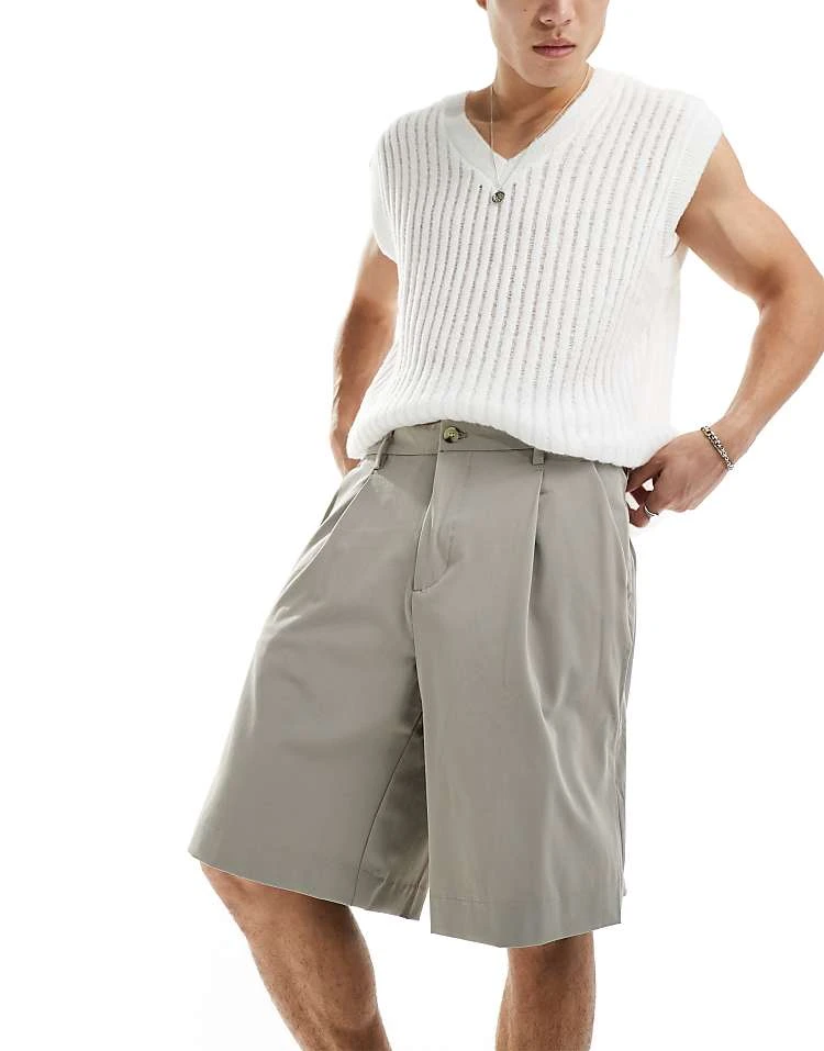 Pull&Bear Baggy Tailored Short In Grey For Men 7 Pull&Bear Baggy Tailored Short In Grey For Men - Image 5