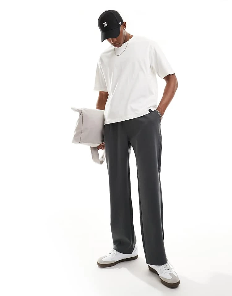 Pull&Bear Boxy T-shirt In White For Men 4 Pull&Bear Boxy T-shirt In White For Men - Image 2