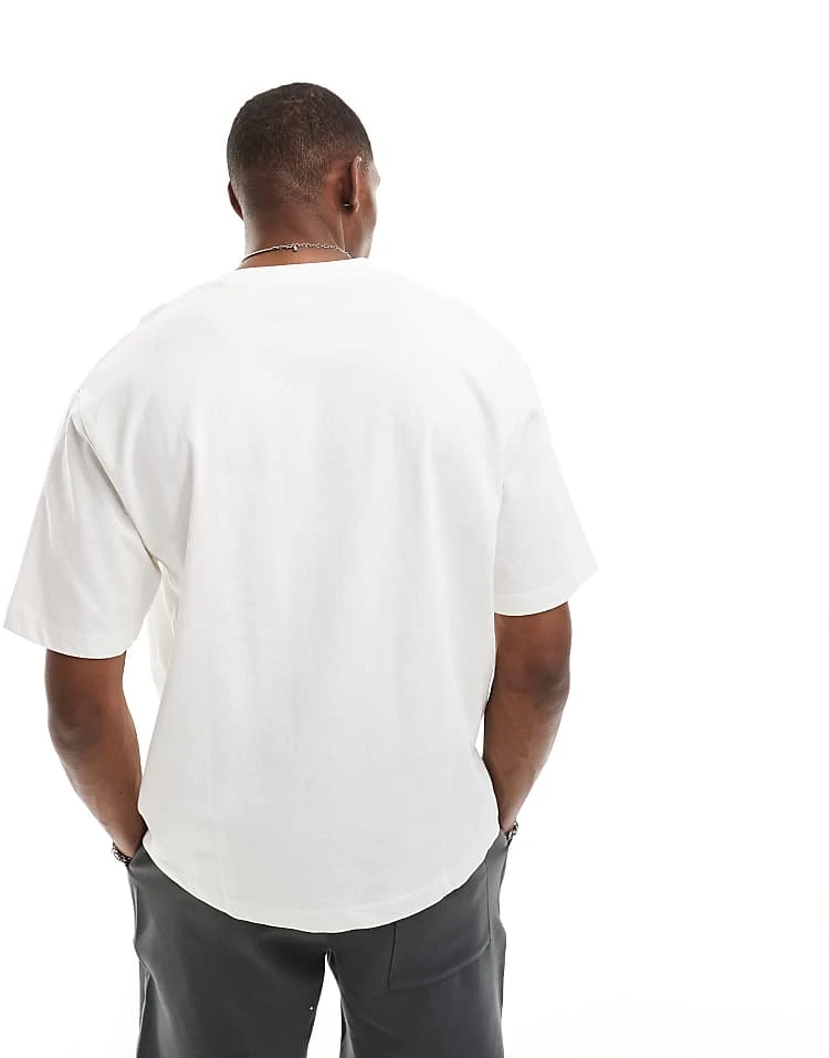 Pull&Bear Boxy T-shirt In White For Men 5 Pull&Bear Boxy T-shirt In White For Men - Image 3