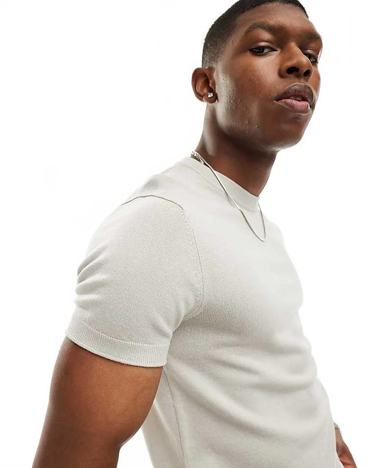Pull&Bear Fine Knitted Muscle Fit T-shirt In Grey For Men 7 Pull&Bear Fine Knitted Muscle Fit T-shirt In Grey For Men - Image 5
