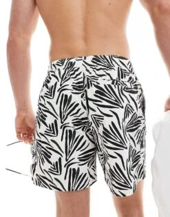 Pull&Bear Leaf Printed Swimshort In Black And White For Men 8 Pull&Bear Leaf Printed Swimshort In Black And White For Men -Pull&Bear Sales 206611262 3
