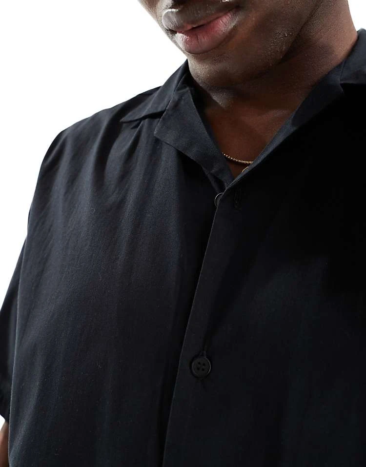 Pull&Bear Cropped Boxy Fit Shirt In Black For Men 5 Pull&Bear Cropped Boxy Fit Shirt In Black For Men - Image 3