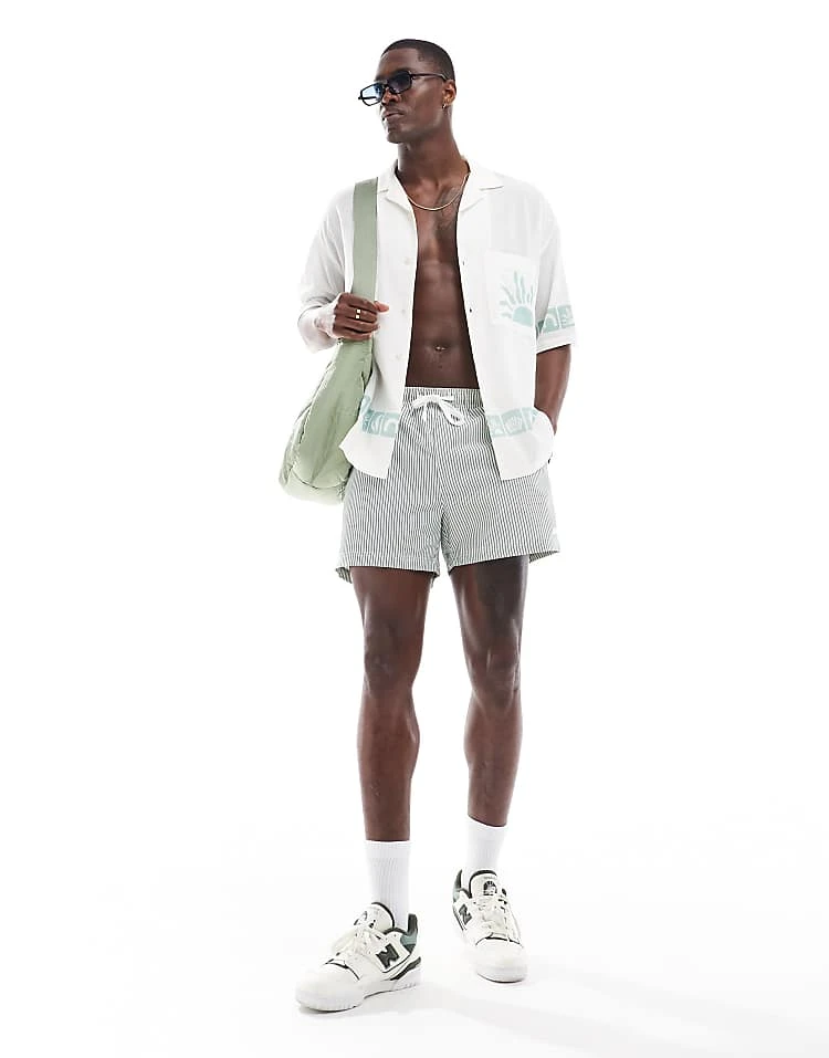 Pull&Bear Sunset Embroidered Shirt In White For Men 5 Pull&Bear Sunset Embroidered Shirt In White For Men - Image 3