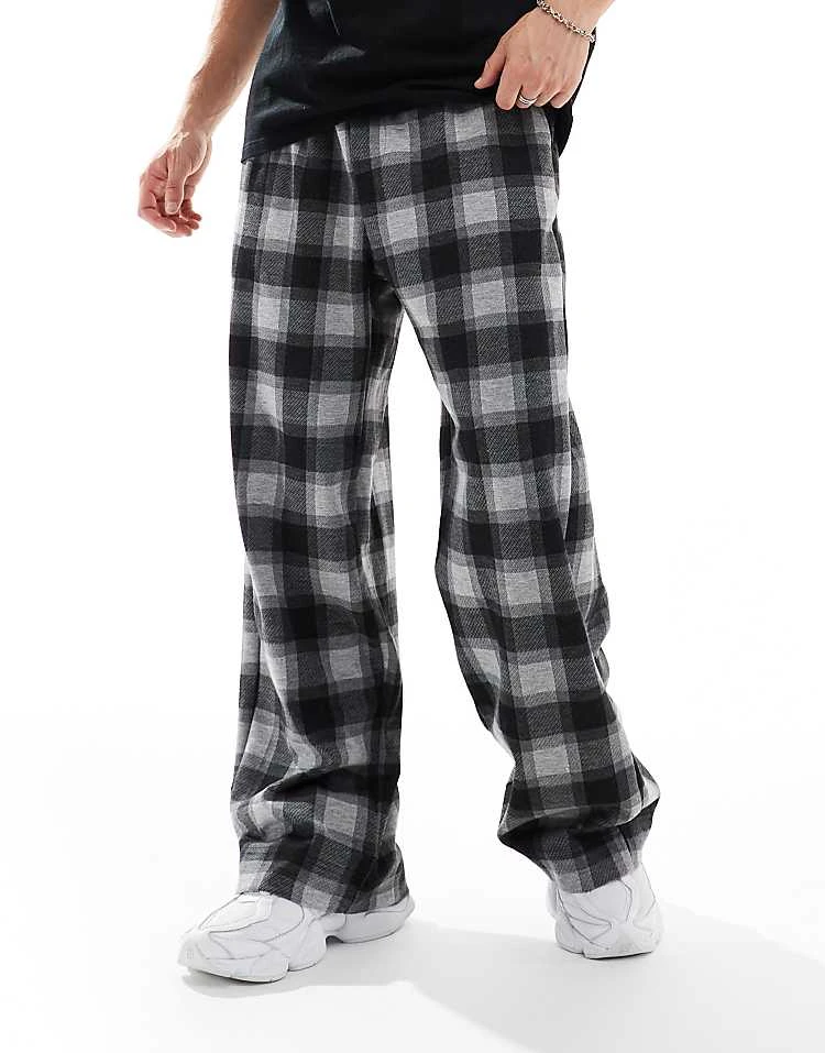 Pull&Bear Wide Leg Skate Checked Trouser In Black For Men 4 Pull&Bear Wide Leg Skate Checked Trouser In Black For Men - Image 2