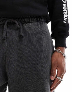 Pull&Bear Skater Fit Jogger In Charcoal For Men 11 Pull&Bear Skater Fit Jogger In Charcoal For Men -Pull&Bear Sales 207480203 4