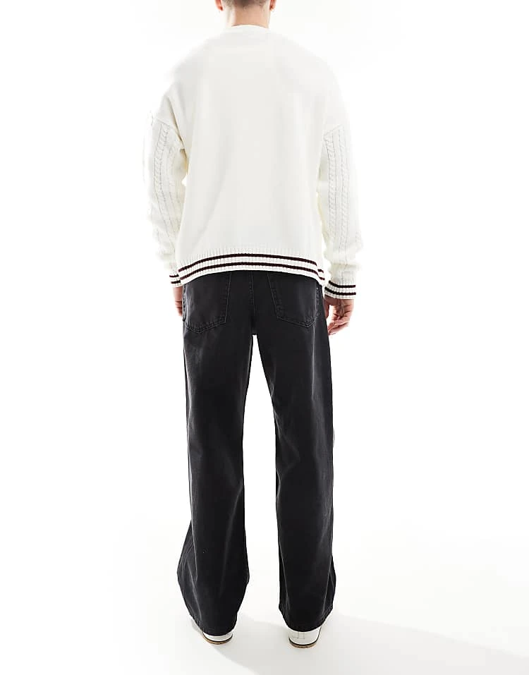 Pull&Bear Loose Fit Straight Leg Jean In Black For Men 4 Pull&Bear Loose Fit Straight Leg Jean In Black For Men - Image 2