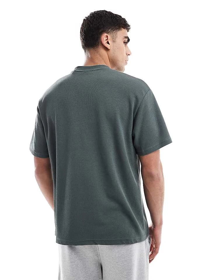 Pull&Bear Regular Fit Washed T-shirt In Light Blue For Men 5 Pull&Bear Regular Fit Washed T-shirt In Light Blue For Men - Image 3