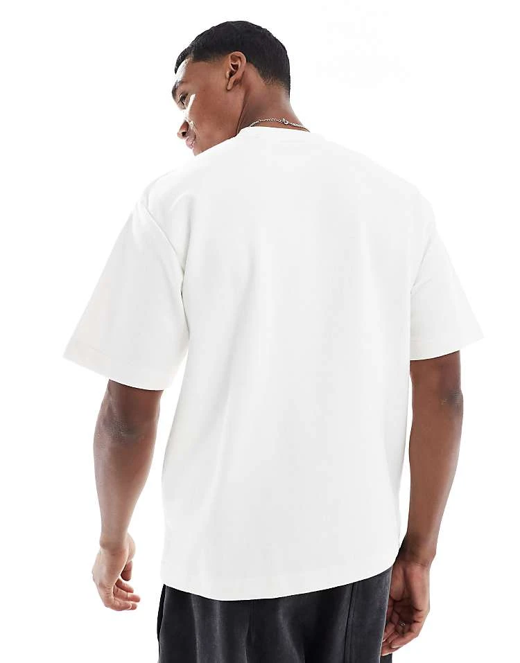 Pull&Bear Heavy Weight Plush T-shirt In White For Men 5 Pull&Bear Heavy Weight Plush T-shirt In White For Men - Image 3