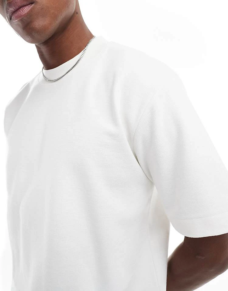 Pull&Bear Heavy Weight Plush T-shirt In White For Men 6 Pull&Bear Heavy Weight Plush T-shirt In White For Men - Image 4