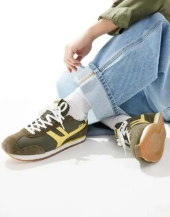 Pull&Bear Retro Gum Sole Trainer In Green For Men