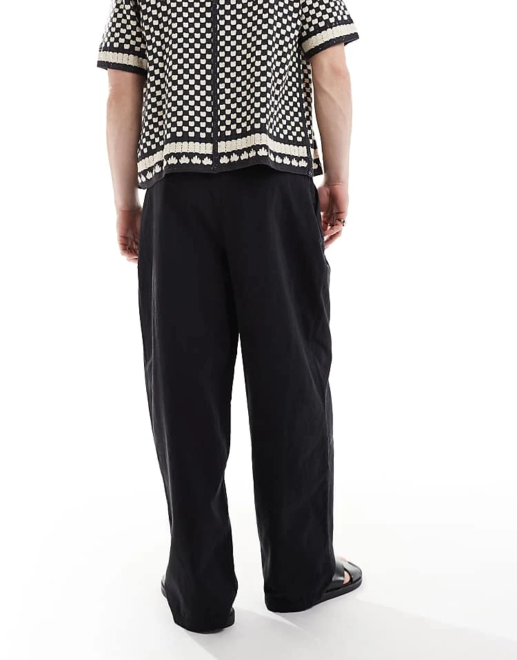 Pull&Bear Crinkle Textured Trousers In Black For Men 6 Pull&Bear Crinkle Textured Trousers In Black For Men - Image 4